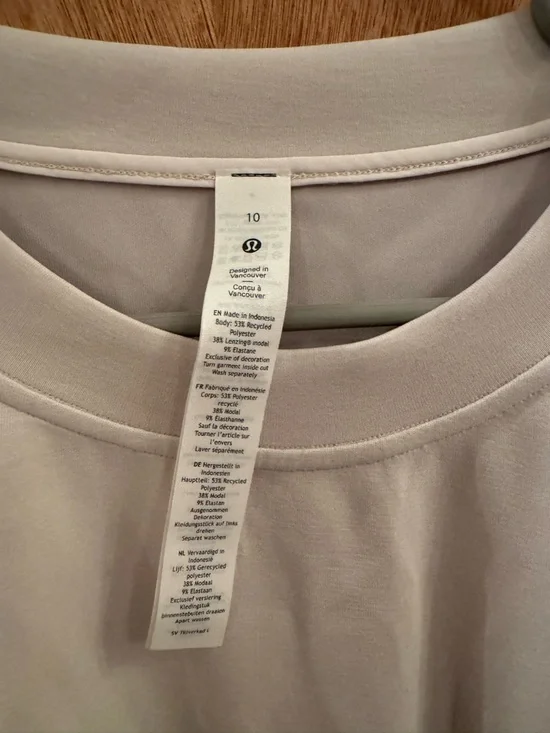 lululemon athletica Softstreme Perfectly Oversized Cropped Crew - Picture 5 of 5